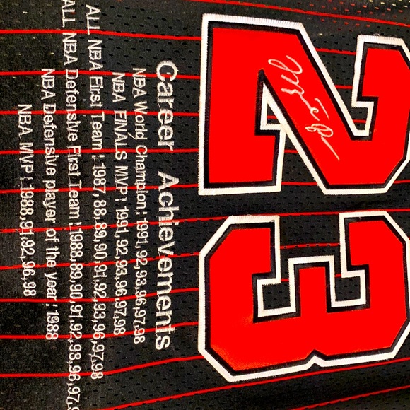 Micheal Jordan signature Jersey - Picture 6 of 12